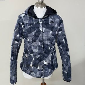 The North Face Women’s medium quilted button down jacket